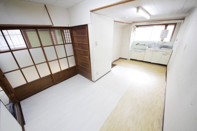 近鉄奈良線 近鉄奈良駅 徒歩10分 2階建 築57年の居間写真