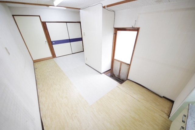 近鉄奈良線 近鉄奈良駅 徒歩10分 2階建 築57年の居間写真