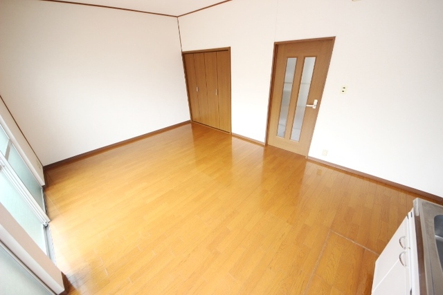 近鉄奈良線 学園前駅 徒歩10分 3階建 築53年の居間写真