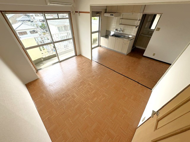 近鉄田原本線 大輪田駅 徒歩4分 5階建 築46年の居間写真