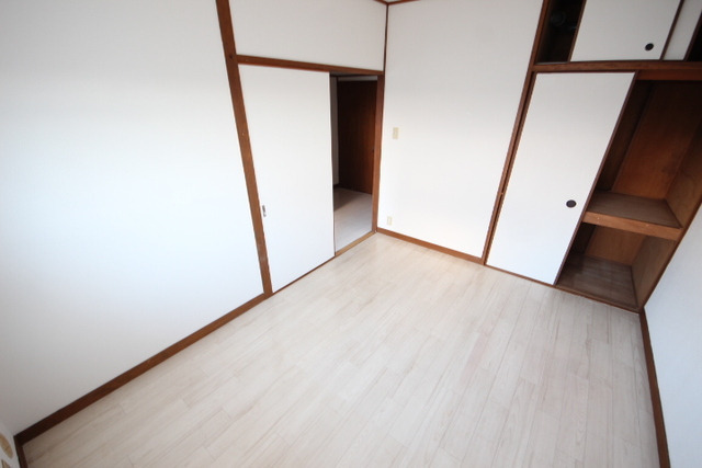 近鉄生駒線 南生駒駅 徒歩3分 5階建 築48年の居間写真
