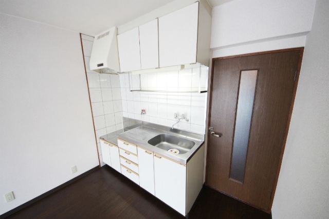 近鉄橿原線 筒井駅 徒歩15分 3階建 築31年のキッチン写真