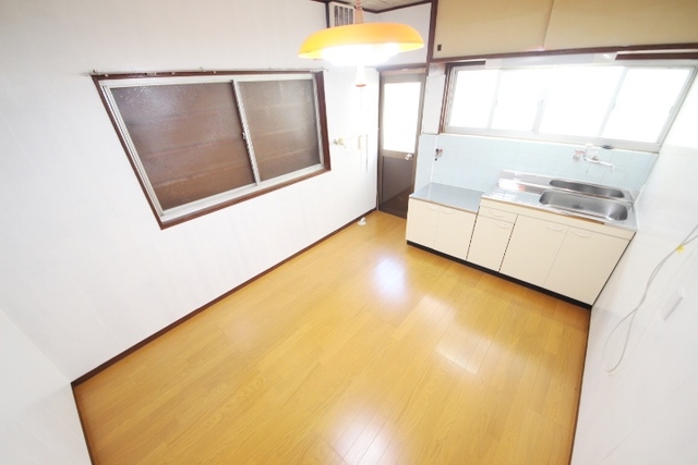JR関西本線 法隆寺駅 徒歩3分 2階建 築56年の居間写真