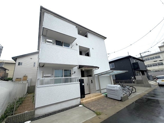 ソレイユデセレクト法連町3