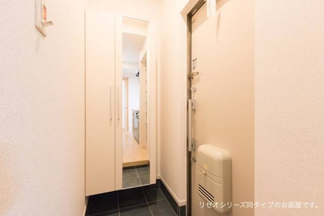 JR片町線(学研都市線) 津田駅 徒歩14分 3階建 築3年の玄関写真