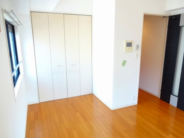 ラフィネス薬院イーストタワーの居間写真