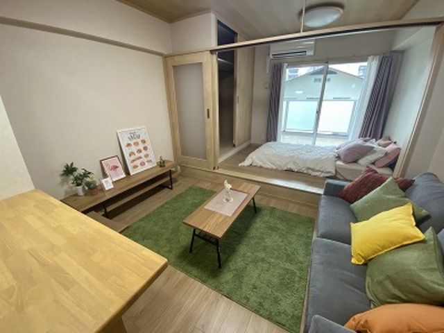 エステートモア平尾堀川の居間写真