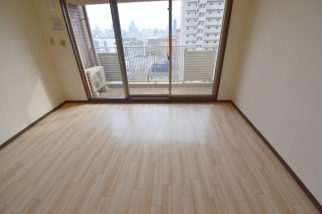 アーバンフラッツ西中島の居間写真