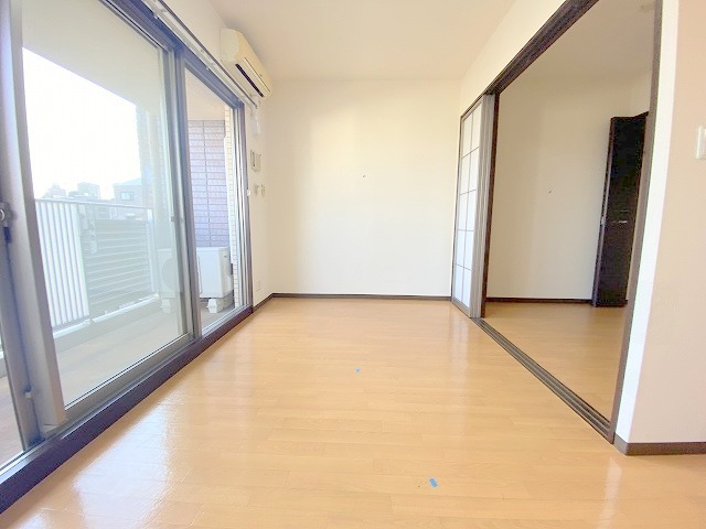 アーバンフラッツ西中島の居間写真