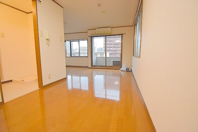 大屋ビルの居間写真