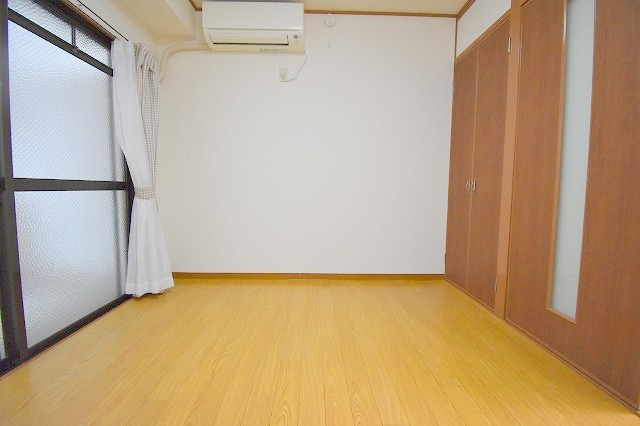 中村マンションの居間写真