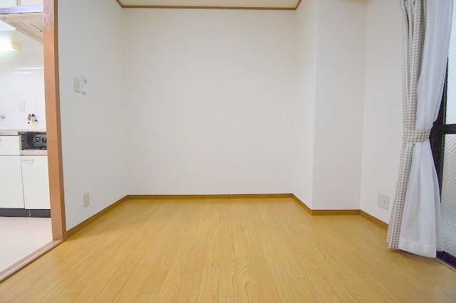 中村マンションの居間写真