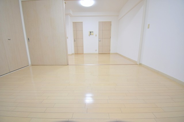 ミドヱストツダの居間写真