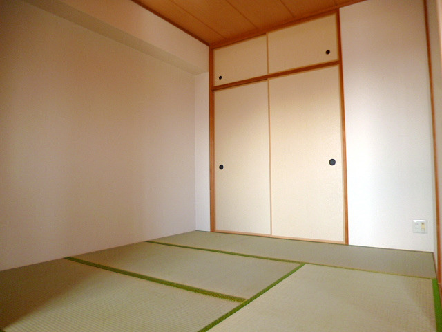トリニティ北川口の居間写真
