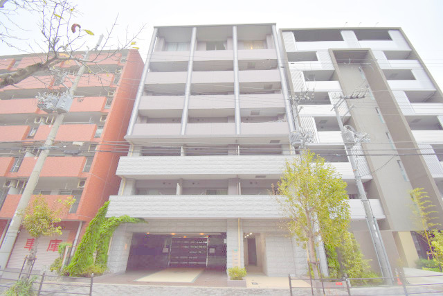 Mid Court 新大阪
