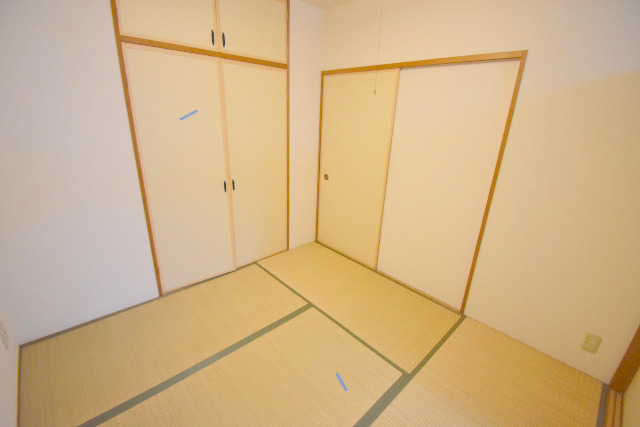 パークモダン新大阪の居間写真