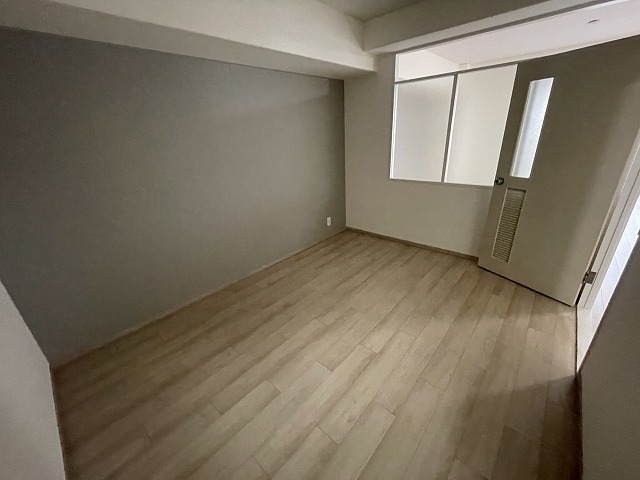 新大阪グランドハイツ2号棟の居間写真
