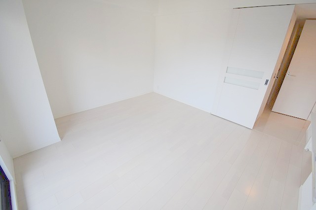 S-RESIDENCE新大阪駅前の居間写真