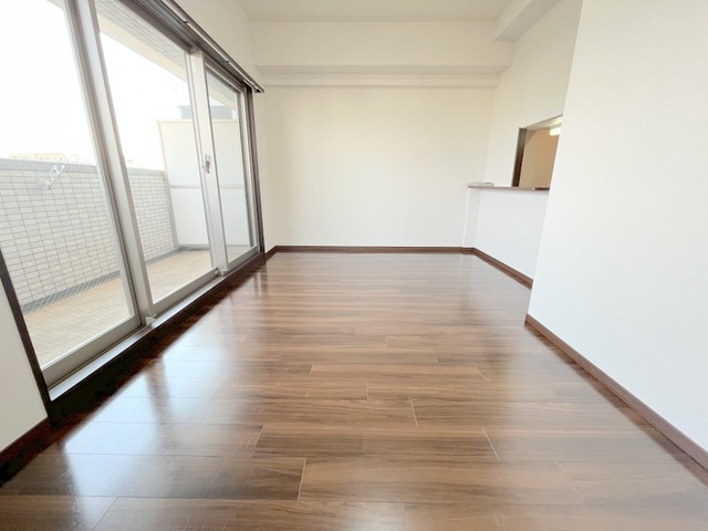CITY SPIRE西中島の居間写真