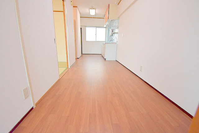 第2マンション北の居間写真