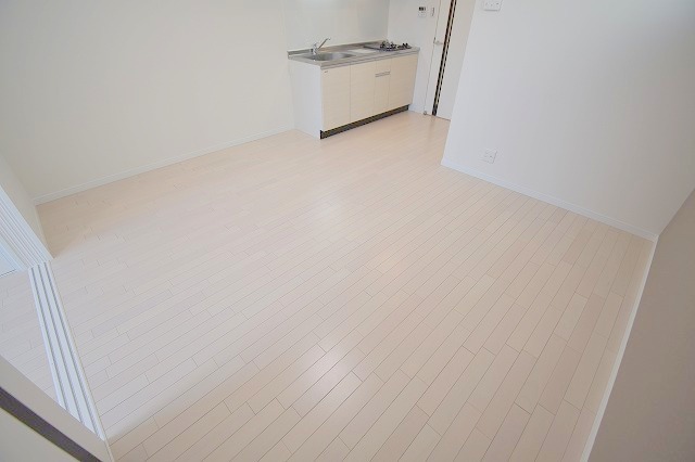 セレニティ田川北 A棟の居間写真