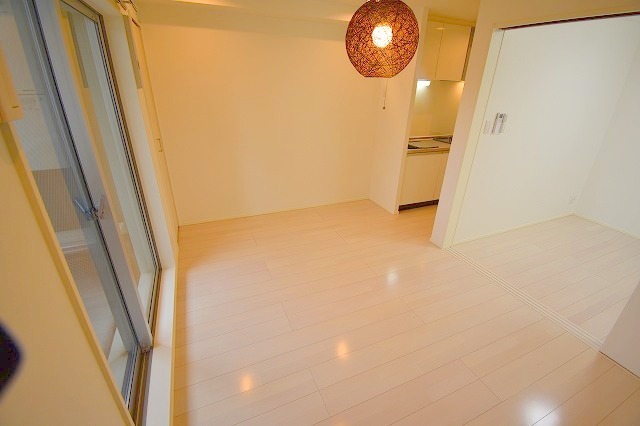 ミレナ システィア壱番館の居間写真