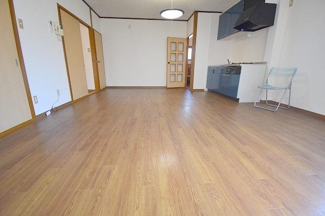 片村ハイツの居間写真