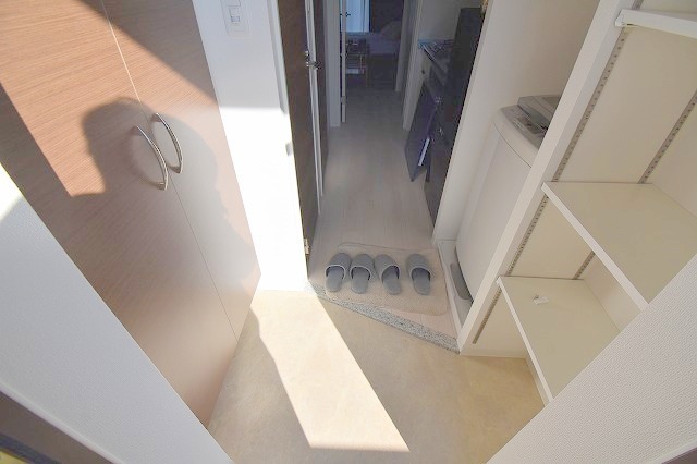 LUXENA新大阪の玄関写真