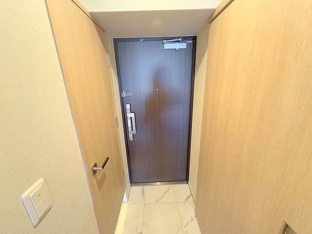 リビオメゾン新大阪の玄関写真