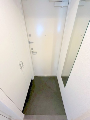 セレニテ新大阪グランデ シュッドの玄関写真