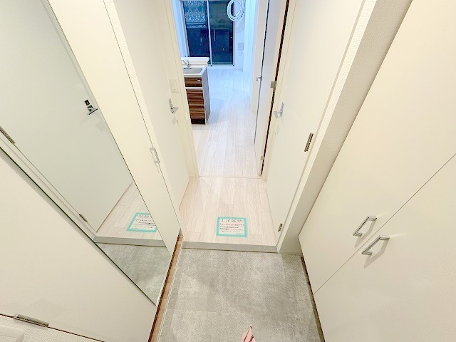 セレニテ新大阪グランデ ミリューの玄関写真