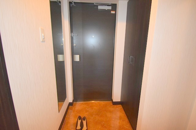 プレジオ西中島ASIANの玄関写真