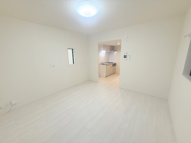 グランツ上新庄の居間写真