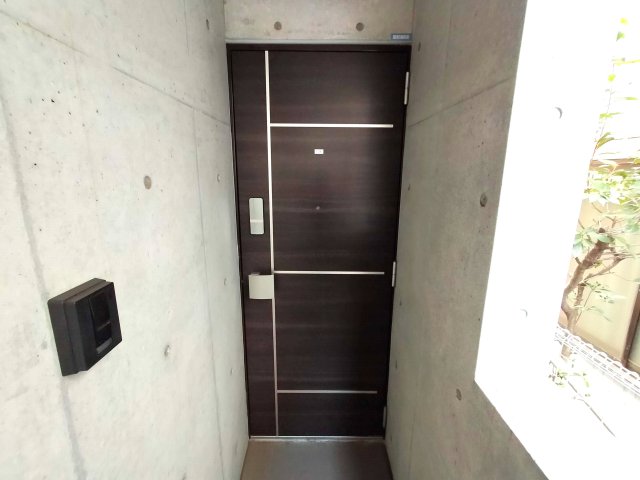 AP121 グリシュアーヴ旭町の玄関写真