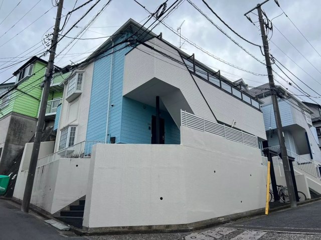 AP128 菊名ドームの外観写真