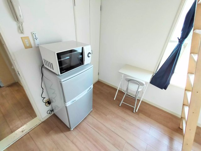 AP128 菊名ドームの居間写真