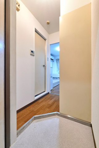 AP502 ルネッサンス32番館の玄関写真