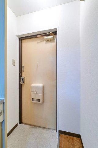 AP502 ルネッサンス32番館の玄関写真
