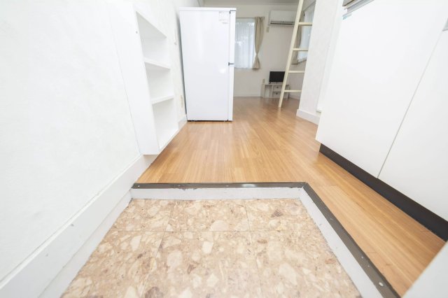 AP606 シャトル経堂の玄関写真