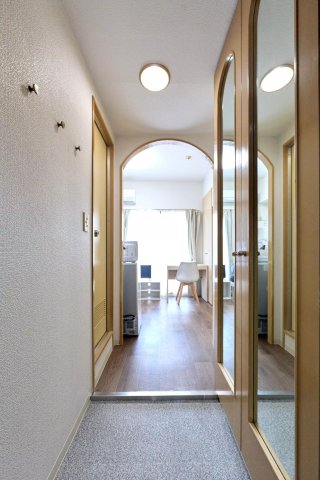 AP1436 元町MGレヂデンスIIIの玄関写真