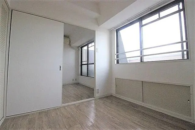 ネオアージュ神戸元町の居間写真