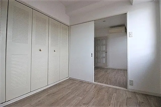ネオアージュ神戸元町の居間写真