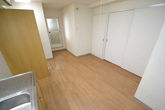 マツヤパークマンションの居間写真