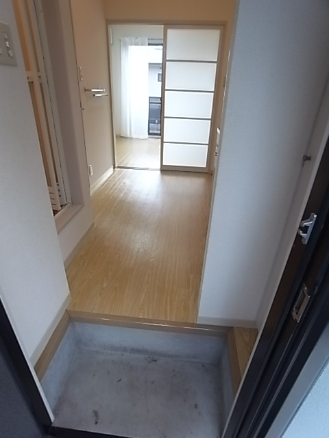 コージネス摩耶B棟の玄関写真