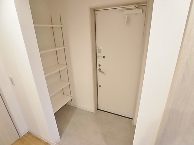 スリージェ参番館の玄関写真