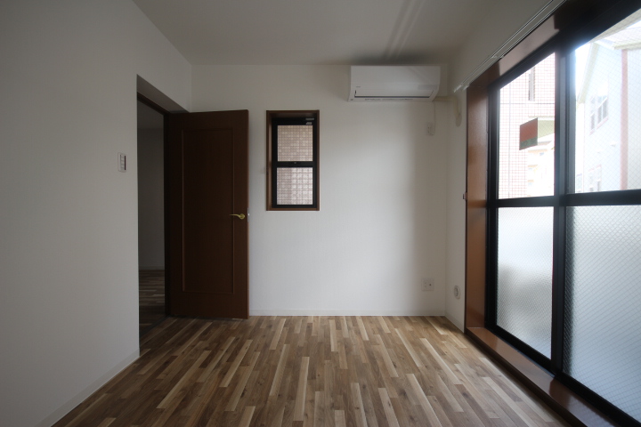 ワコーレグリーンコート芦屋の居間写真