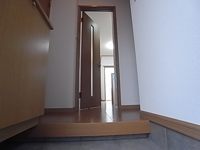 ワコーレヴィータ山本通の玄関写真