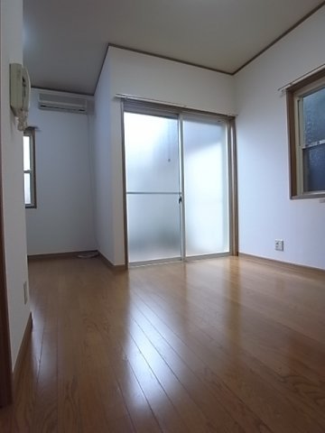 ワコーレヴィータ山本通の居間写真