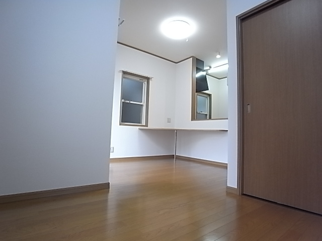 ワコーレヴィータ山本通の居間写真