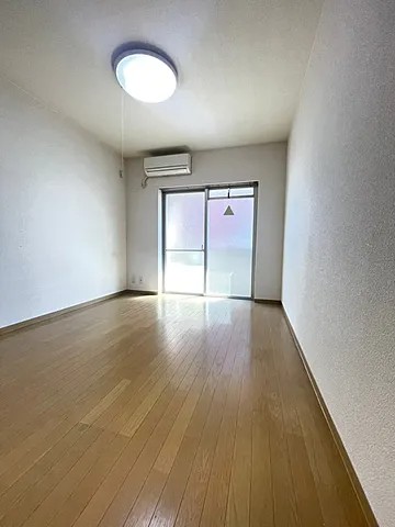 ベルグリーン熊内の居間写真
